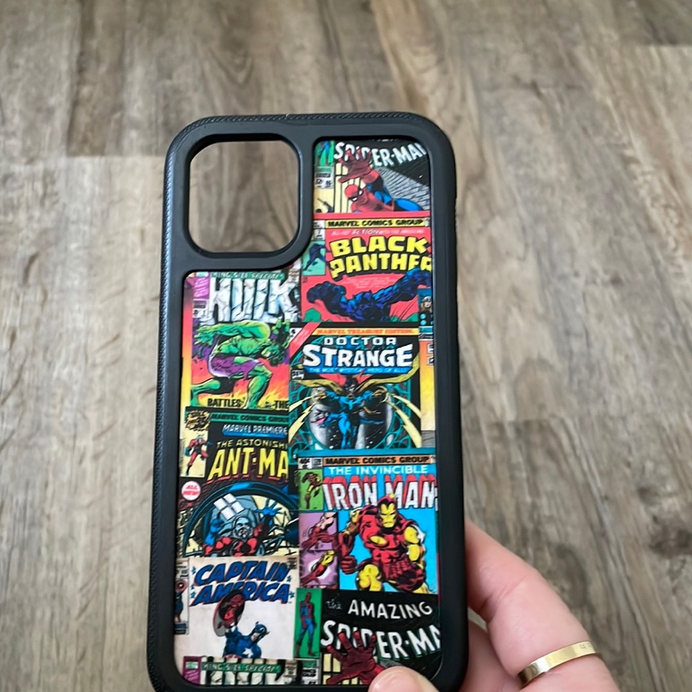 Avengers iPhone 12/ pro case brand new never been used